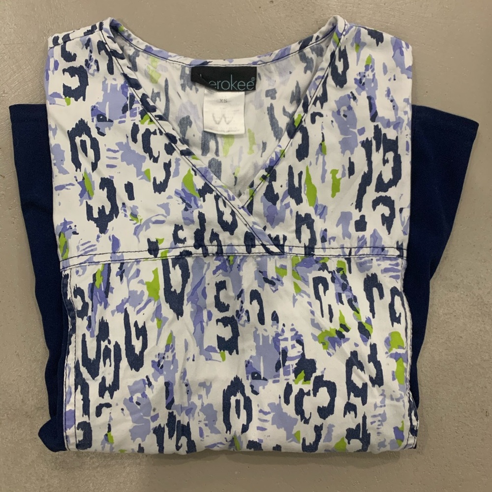 Scrub top